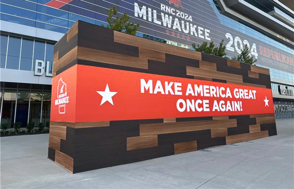 A SEG stretched over a modular frame at the 2024 RNC.