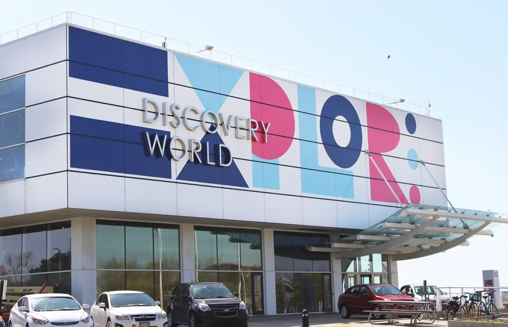 The front wall of Discovery World, made using vinyl substrates.